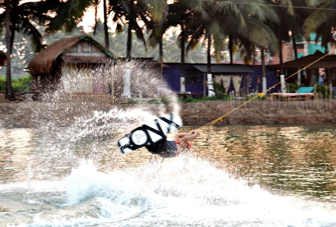 Wake Park Goa Hotel Arambol Bagian luar foto
